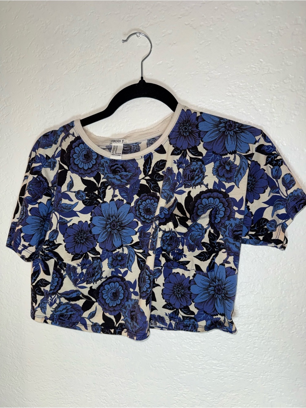 Forever 21 Blue Floral Cream Crop Top